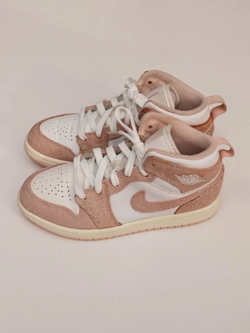 NIKE AIR JORDAN 1 SE MID WHITE/LEGEND PINK  SIZE 13C